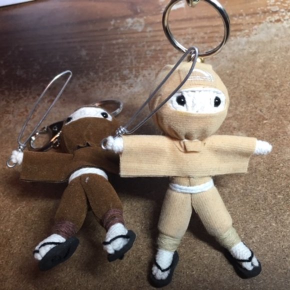 TWO Ninja String Doll Keychain Toys w/Swords Tan/Brown 2.5" x 3" NEW - Picture 4 of 16